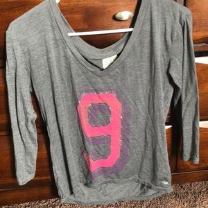 quarter sleeve gray shirt